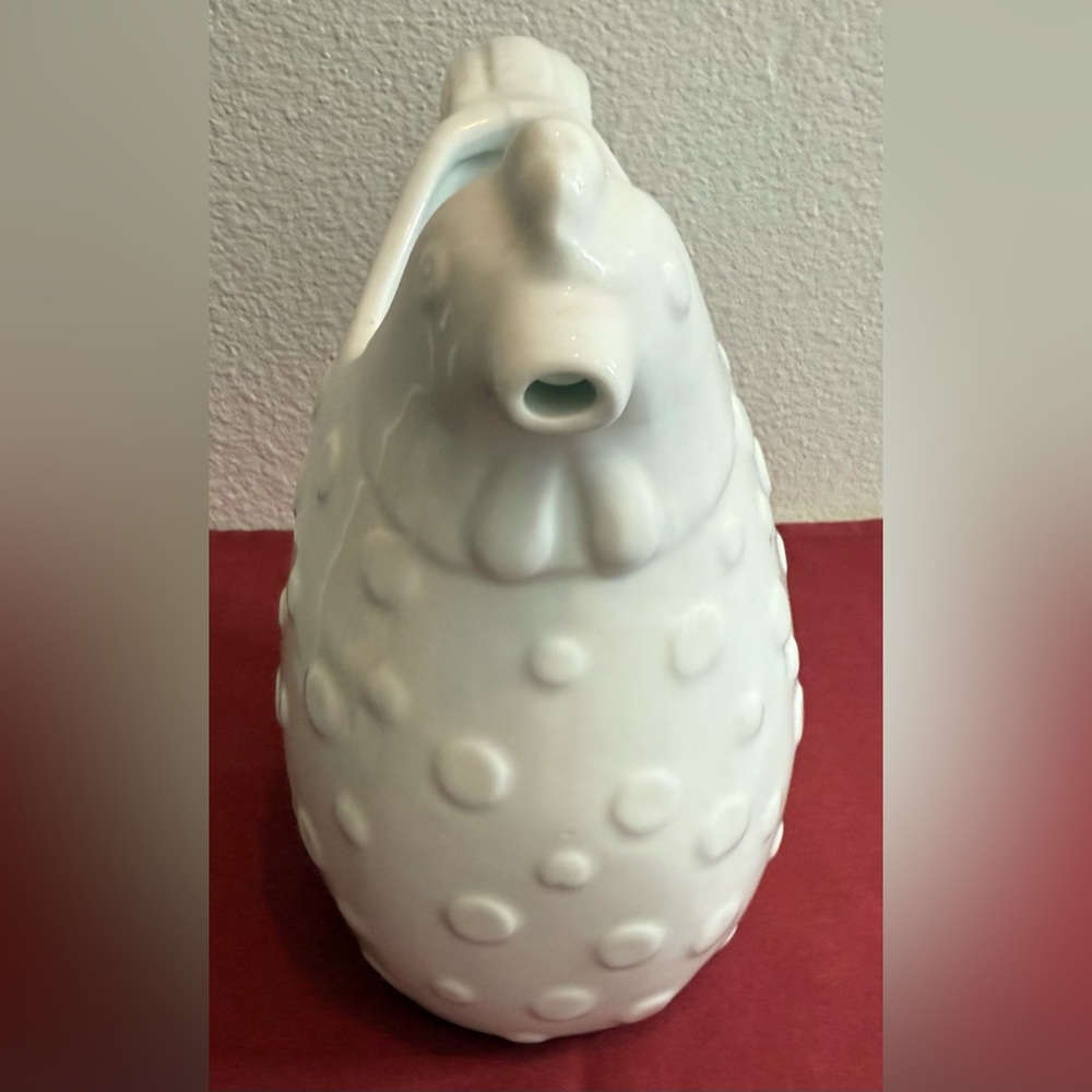 Boston Warehouse white chicken pitcher. 4.5 cups vintage - Picture 5 of 11